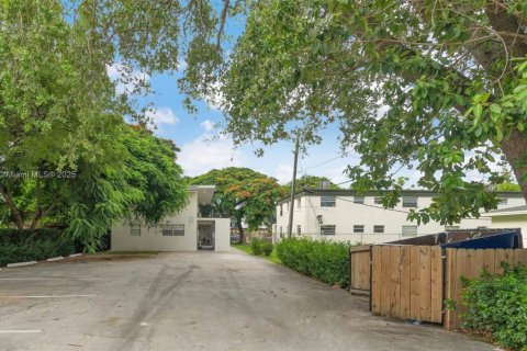 Propiedad comercial en venta en Miami, Florida, 412.21 m2 № 2012900 - foto 6