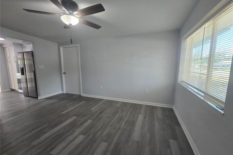 Casa en venta en Port Richey, Florida, 3 dormitorios, 86.21 m2 № 1826185 - foto 8