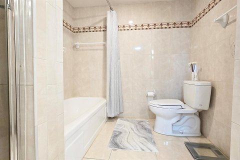 Купить кондоминиум в Холливуд, Флорида 3 комнаты, 80.27м2, № 2147148 - фото 9