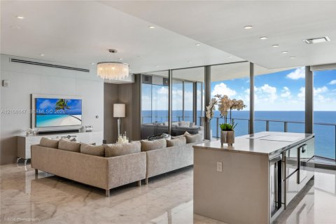 Condominio en venta en Sunny Isles Beach, Florida, 3 dormitorios, 198.53 m2 № 2424659 - foto 6