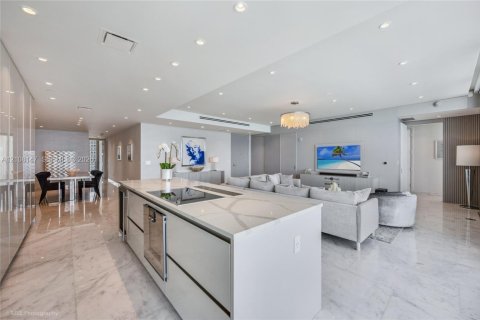 Condominio en venta en Sunny Isles Beach, Florida, 3 dormitorios, 198.53 m2 № 2424659 - foto 7