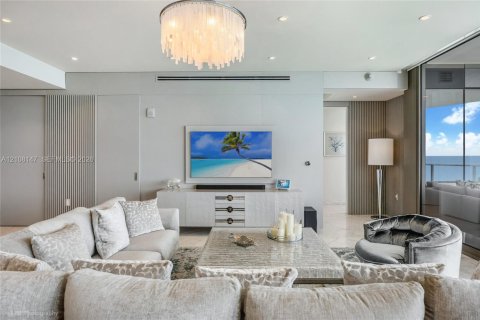 Condominio en venta en Sunny Isles Beach, Florida, 3 dormitorios, 198.53 m2 № 2424659 - foto 8