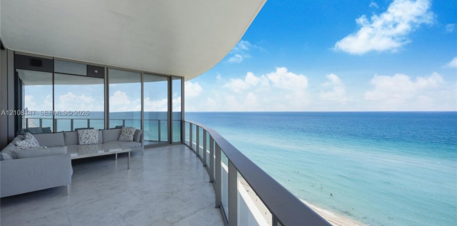 Condominio en Sunny Isles Beach, Florida, 3 dormitorios  № 2424659