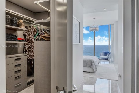 Condominio en venta en Sunny Isles Beach, Florida, 3 dormitorios, 198.53 m2 № 2424659 - foto 19