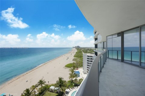 Condominio en venta en Sunny Isles Beach, Florida, 3 dormitorios, 198.53 m2 № 2424659 - foto 2