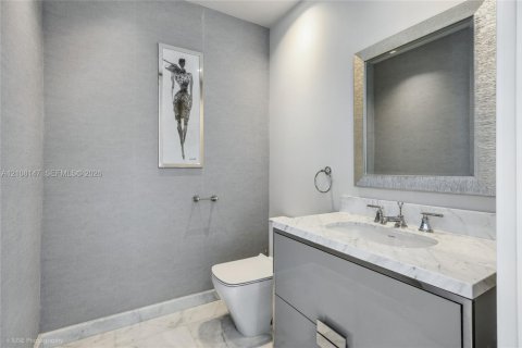 Condominio en venta en Sunny Isles Beach, Florida, 3 dormitorios, 198.53 m2 № 2424659 - foto 18