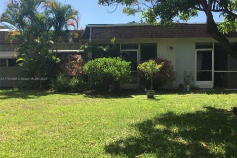 Condo in Deerfield Beach, Florida, 1 bedroom  № 1792506 - photo 12