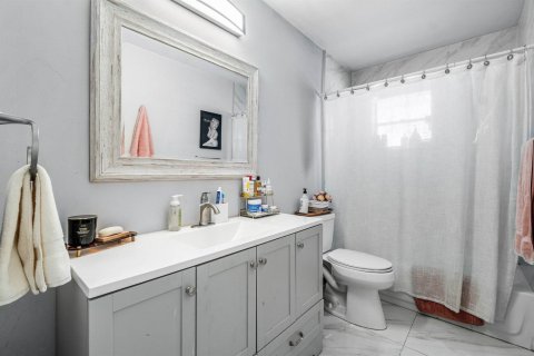 House in Boynton Beach, Florida 2 bedrooms, 104.79 sq.m. № 2186981 - photo 22