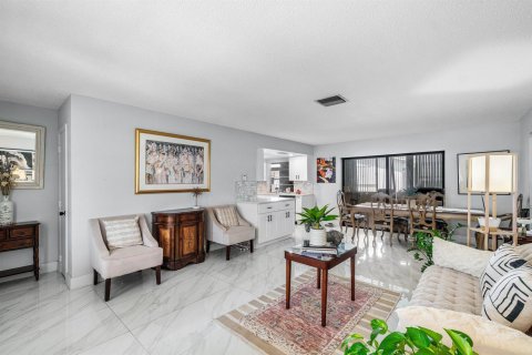House in Boynton Beach, Florida 2 bedrooms, 104.79 sq.m. № 2186981 - photo 4