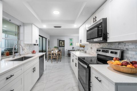 House in Boynton Beach, Florida 2 bedrooms, 104.79 sq.m. № 2186981 - photo 11