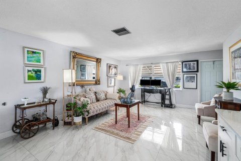 House in Boynton Beach, Florida 2 bedrooms, 104.79 sq.m. № 2186981 - photo 7