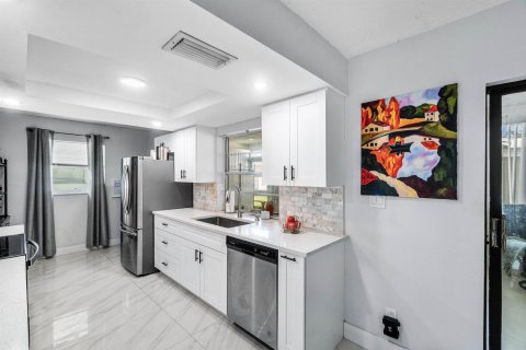 House in Boynton Beach, Florida 2 bedrooms, 104.79 sq.m. № 2186981 - photo 9