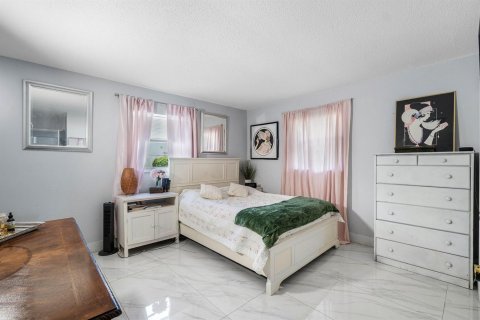 House in Boynton Beach, Florida 2 bedrooms, 104.79 sq.m. № 2186981 - photo 17