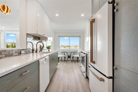 Condominio en venta en Sarasota, Florida, 2 dormitorios, 127 m2 № 1683151 - foto 19