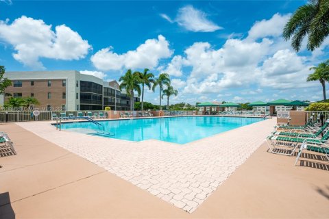 Condominio en venta en Tamarac, Florida, 2 dormitorios, 139.35 m2 № 1841268 - foto 23