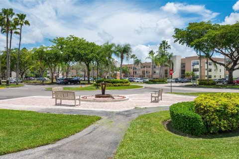 Condominio en venta en Tamarac, Florida, 2 dormitorios, 139.35 m2 № 1841268 - foto 30