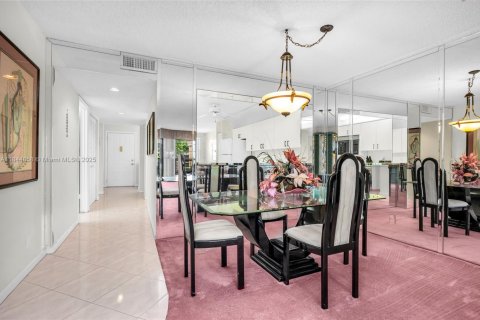 Condominio en venta en Tamarac, Florida, 2 dormitorios, 139.35 m2 № 1841268 - foto 7
