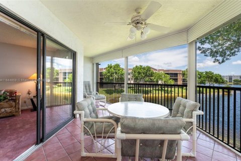 Condominio en venta en Tamarac, Florida, 2 dormitorios, 139.35 m2 № 1841268 - foto 10