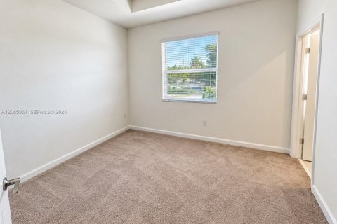 House in Homestead, Florida 3 bedrooms, 123.37 sq.m. № 2282370 - photo 8