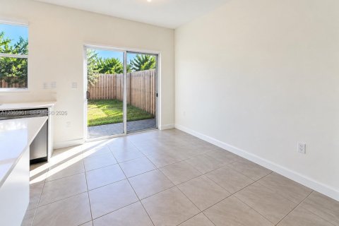 House in Homestead, Florida 3 bedrooms, 123.37 sq.m. № 2282370 - photo 3