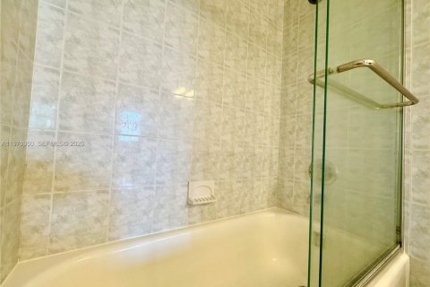 Condominio en venta en Sunny Isles Beach, Florida, 3 dormitorios, 151.24 m2 № 2032653 - foto 21