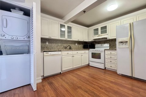 Condominio en venta en Sunny Isles Beach, Florida, 3 dormitorios, 151.24 m2 № 2032653 - foto 12