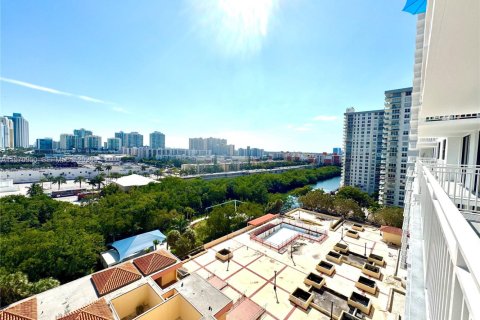 Condominio en venta en Sunny Isles Beach, Florida, 3 dormitorios, 151.24 m2 № 2032653 - foto 5