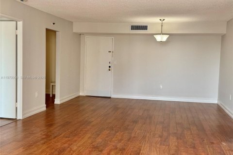 Condominio en venta en Sunny Isles Beach, Florida, 3 dormitorios, 151.24 m2 № 2032653 - foto 11