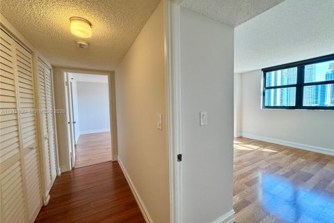 Condominio en venta en Sunny Isles Beach, Florida, 3 dormitorios, 151.24 m2 № 2032653 - foto 23