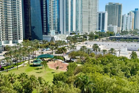 Condominio en venta en Sunny Isles Beach, Florida, 3 dormitorios, 151.24 m2 № 2032653 - foto 3