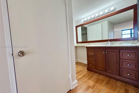 Condominio en venta en Sunny Isles Beach, Florida, 3 dormitorios, 151.24 m2 № 2032653 - foto 19