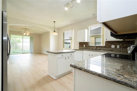 House in Orlando, Florida 4 bedrooms, 181.72 sq.m. № 2266463 - photo 20