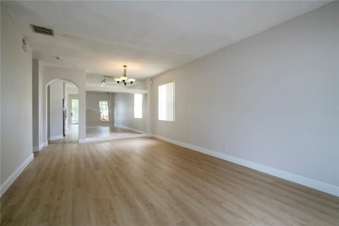 House in Orlando, Florida 4 bedrooms, 181.72 sq.m. № 2266463 - photo 16