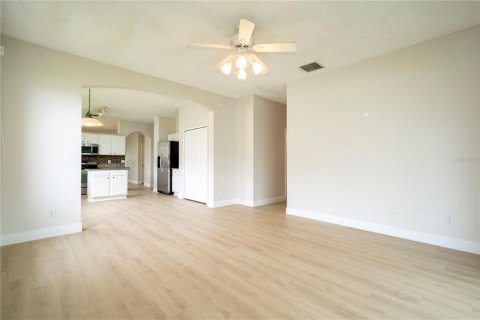 House in Orlando, Florida 4 bedrooms, 181.72 sq.m. № 2266463 - photo 29