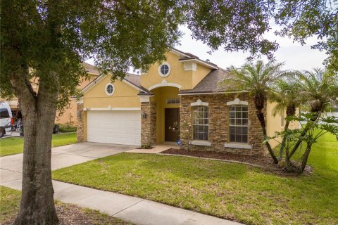 House in Orlando, Florida 4 bedrooms, 181.72 sq.m. № 2266463 - photo 2