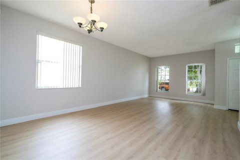 House in Orlando, Florida 4 bedrooms, 181.72 sq.m. № 2266463 - photo 18