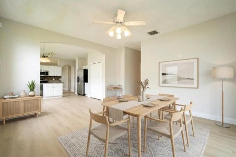 House in Orlando, Florida 4 bedrooms, 181.72 sq.m. № 2266463 - photo 6