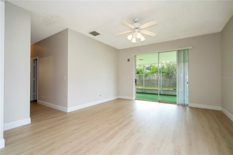 House in Orlando, Florida 4 bedrooms, 181.72 sq.m. № 2266463 - photo 28