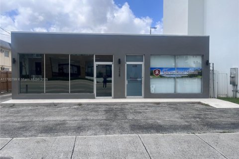Immobilier commercial à vendre à Miami, Floride № 1920790 - photo 1