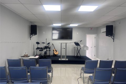 Immobilier commercial à vendre à Miami, Floride № 1920790 - photo 10