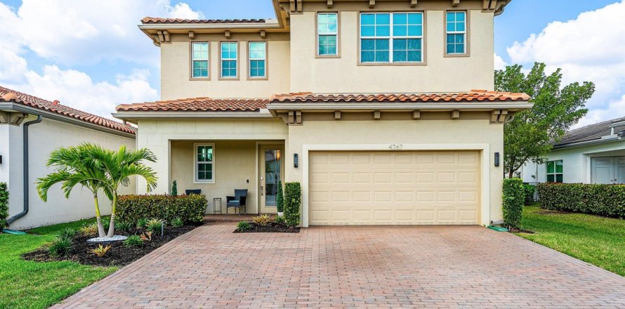 Villa ou maison à Lake Worth, Floride 5 chambres, 286.6 m2 № 2146278