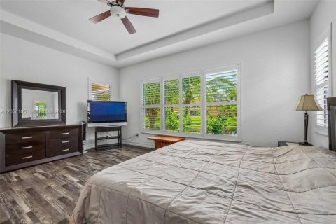 House in Pembroke Pines, Florida 3 bedrooms, 224.92 sq.m. № 2180103 - photo 8