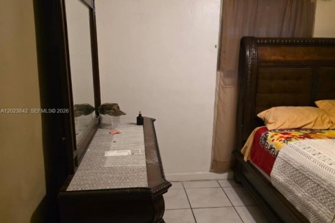 Villa ou maison à louer à Miami Gardens, Floride: 3 chambres, 172.33 m2 № 2257246 - photo 6