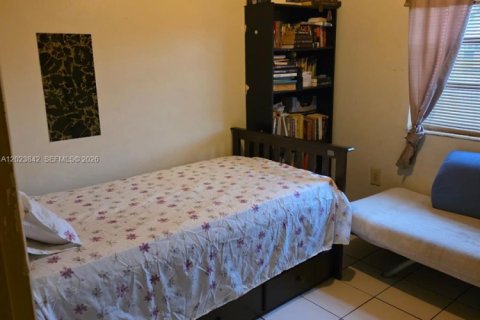 Villa ou maison à louer à Miami Gardens, Floride: 3 chambres, 172.33 m2 № 2257246 - photo 13