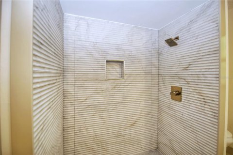 Купить виллу или дом в Нью-Смирна-Бич, Флорида 7 комнат, 225.47м2, № 2430360 - фото 25