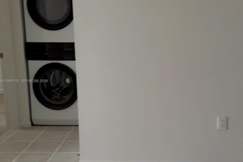 Снять в аренду кондоминиум в Майами, Флорида 2 спальни, 86.4м2, № 2026571 - фото 13