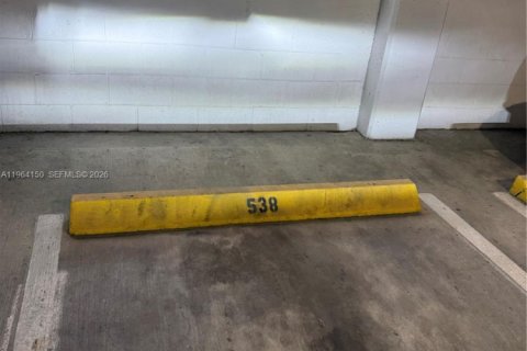 Снять в аренду кондоминиум в Майами, Флорида 2 спальни, 86.4м2, № 2026571 - фото 11