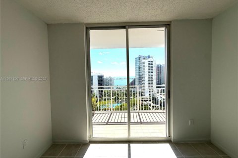 Снять в аренду кондоминиум в Майами, Флорида 2 спальни, 86.4м2, № 2026571 - фото 12