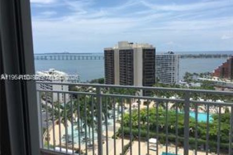 Снять в аренду кондоминиум в Майами, Флорида 2 спальни, 86.4м2, № 2026571 - фото 2