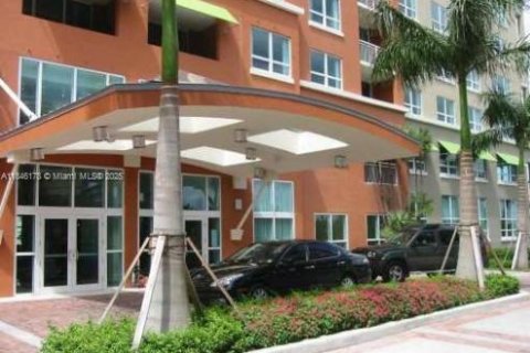 Condo in Miami, Florida, 2 bedrooms  № 1940746